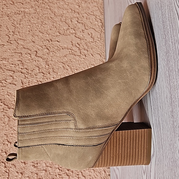 Ankle Tan Cowgirl Pointed Boots Faux Leather Size 8.5 - Picture 6 of 15